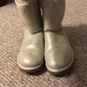 Shiny uggs